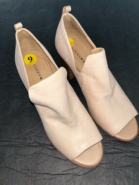 Lucky Brand Jachai Peep Toe Bootie Size 9